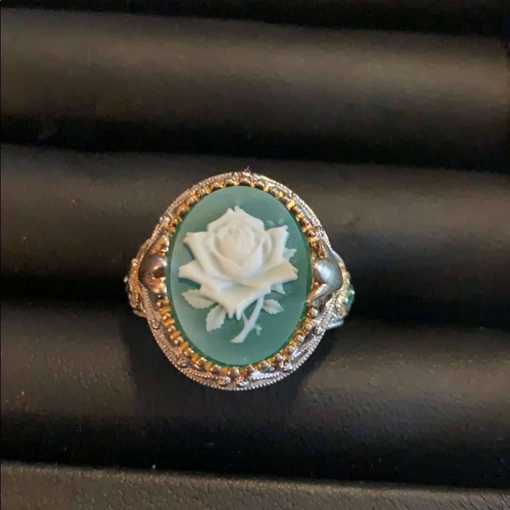Vintage Silver Cameo Ring